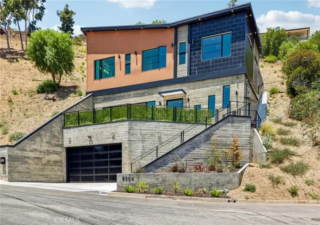 Homes for sale in Sun Valley, CA | 8504 Outland View Dr, Sun Valley, CA 91352 | MLS# SR26138597