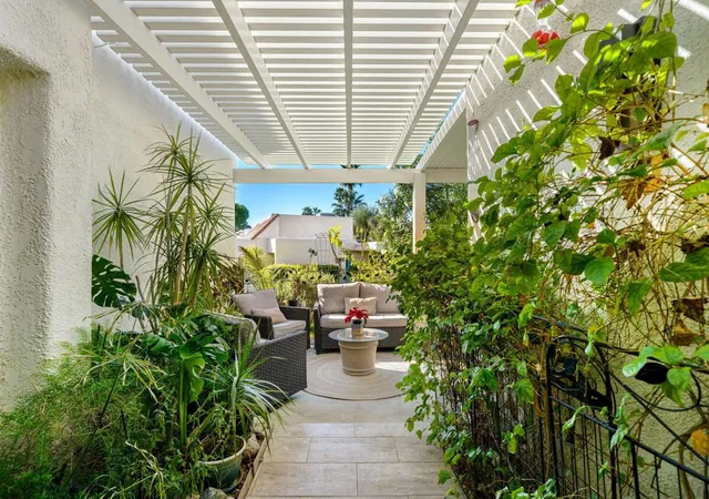Listing Photo 4 - Condo for sale in building located at 1683 Tam Over Shanter Plz, Palm Springs, CA 92264