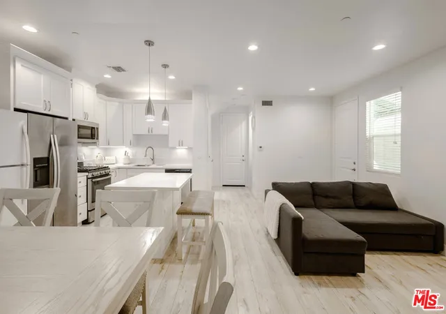 3rd image of 16855 Balboa Ln, Van Nuys, CA 91406 | MLS# 26852391