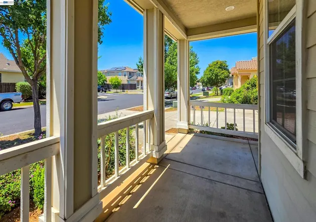 3rd image of 1899 River Run Dr, Marysville, CA 95901 | MLS# 41139608