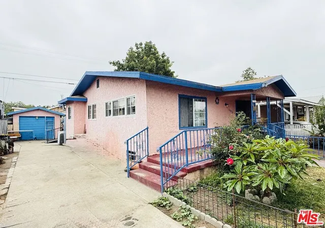 Photo 3 of Sale Pending at 1450 W 67th Street, Los Angeles, CA 90047 | MLS# 26852361 | Listing updated on 2026-09-24