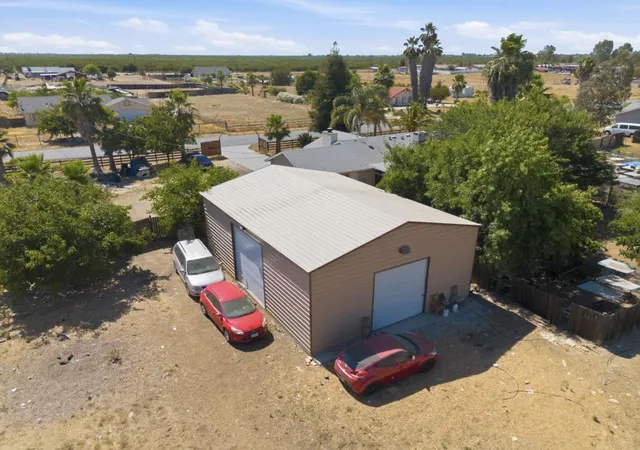 3rd image of 20105 Olympia Rd, Madera, CA 93638 | MLS# ML82052254
