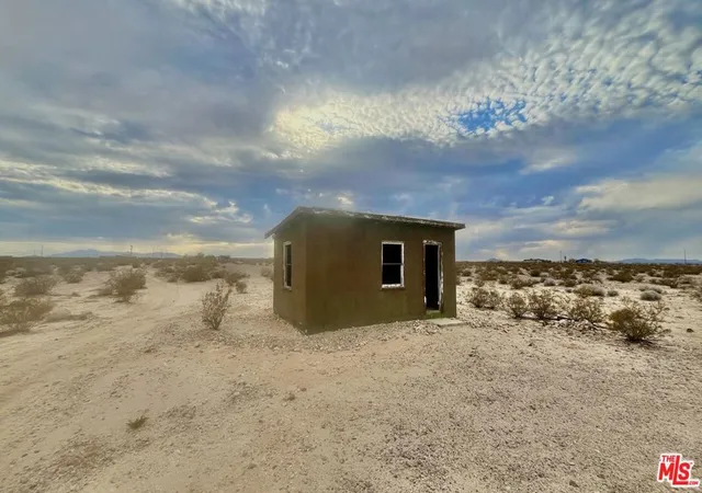 3rd image of 1476 Hales Dr, Joshua Tree, CA 92252 | MLS# 26852349