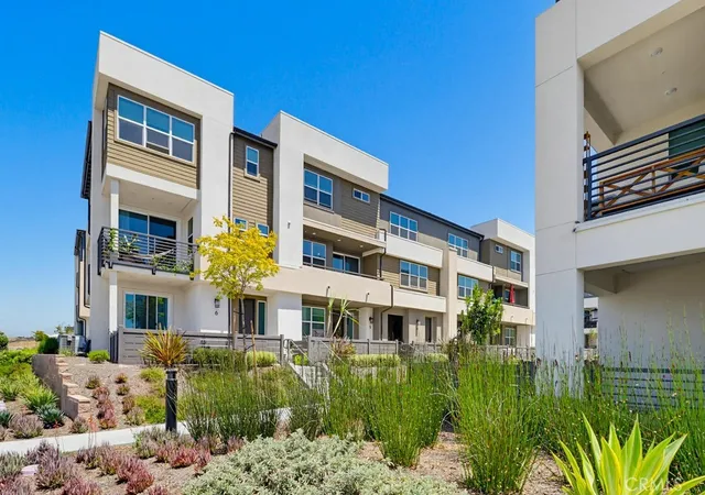 Photo 2 of Townhouse for sale at 789 Vada #5, Chula Vista, CA 91911 | MLS# SB26138532 | Listing updated on 2026-07-10