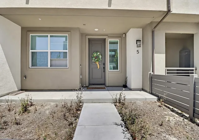 Photo 3 of Townhouse for sale at 789 Vada #5, Chula Vista, CA 91911 | MLS# SB26138532 | Listing updated on 2026-07-10
