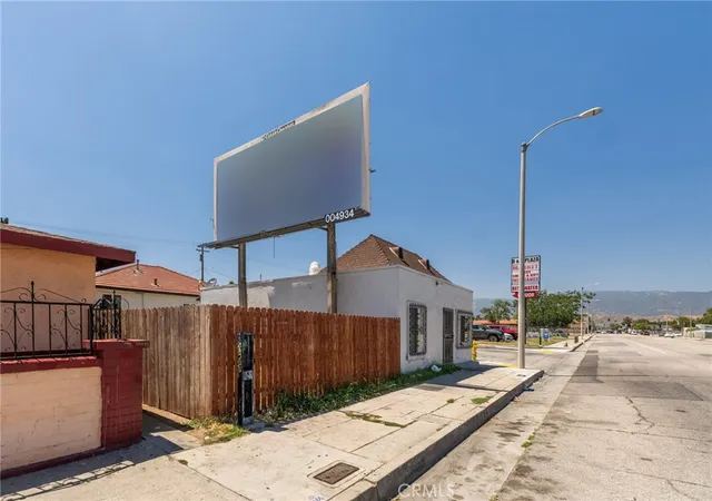 Photo 2 of Single family home for sale at 796 N Mount Vernon Ave, San Bernardino, CA 92411 | MLS# CV26139067 | Listing updated on 2026-07-11