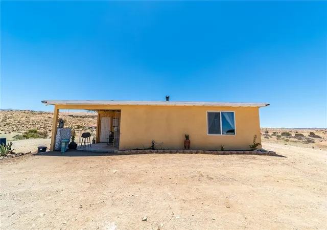 Photo 3 of Single family home for sale at 25333 Valley View, Apple Valley, CA 92308 | MLS# IV26139130 | Listing updated on 2026-09-22