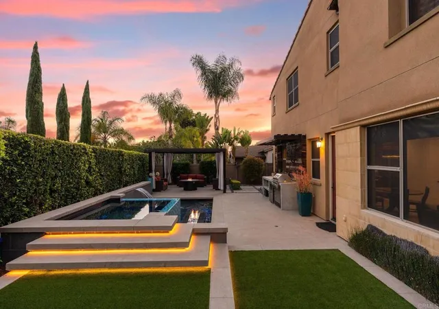 3rd image of 809 Dolphin Cir, Encinitas, CA 92024 | MLS# NDP2606131