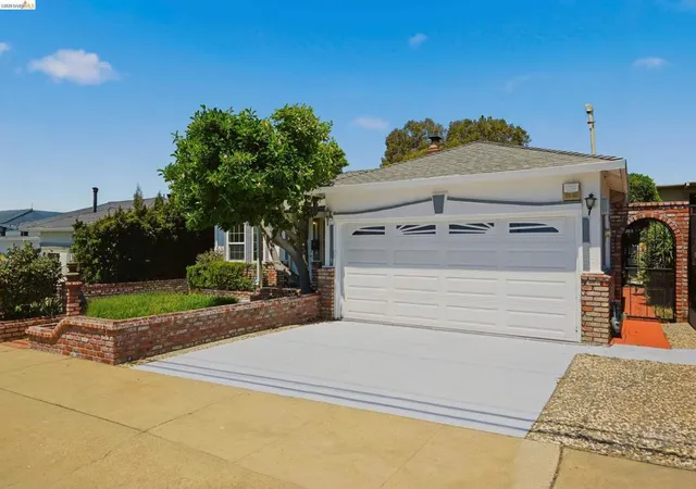 2nd image of 963 Devon Dr, Hayward, CA 94542 | MLS# 41139646