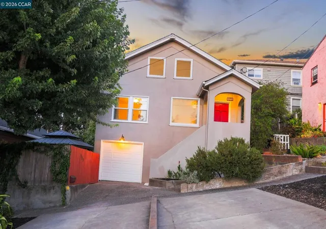 Photo 2 of Single family home for sale at 425 Bay St, Crockett, CA 94525 | MLS# 41139648 | Listing updated on 2026-09-29