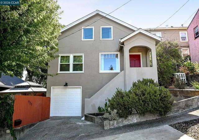 Photo 3 of Single family home for sale at 425 Bay St, Crockett, CA 94525 | MLS# 41139648 | Listing updated on 2026-09-29
