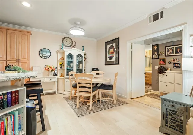 Listing Photo 4 - Condo for sale in building located at 2396 Pleasant Wy, Thousand Oaks, CA 91362 - Unit #I