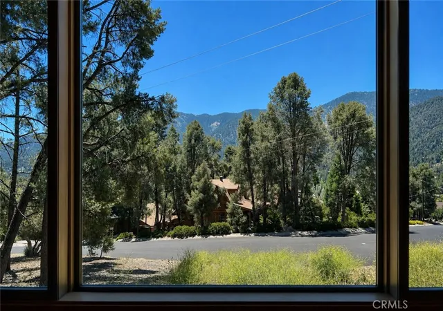 Homes for sale in Pine Mountain Club, CA | 16525 Grizzly Dr, Pine Mountain Club, CA 93222 | MLS# SR26137174