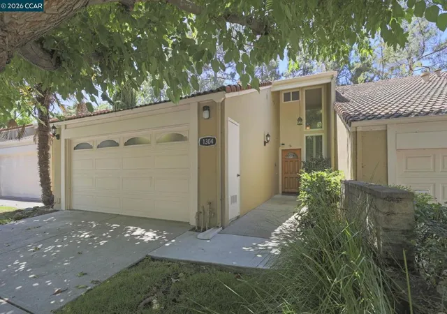 Photo 2 of Sale Pending at 1304 Corte De Los Vecinos, Walnut Creek, CA 94598 | MLS# 41139652 | Listing updated on 2026-07-01