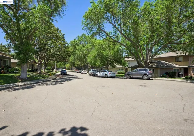 29th image of 2122 Arroyo Ct #2, Pleasanton, CA 94588 | MLS# 41139660