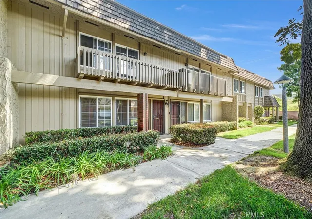 Townhouse for sale at 10462 Rio Grande Ct, Fountain Valley, CA 92708 | MLS# PW26138480