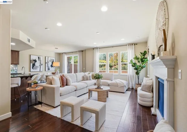 1st image of 674 Selby Lane #4, Livermore, CA 94551 | MLS# 41139681