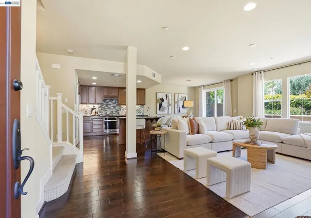 2nd image of 674 Selby Lane #4, Livermore, CA 94551 | MLS# 41139681