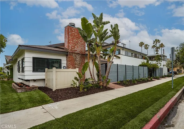 Photo 3 of Multi family home for sale at 12408 Archwood, North Hollywood, CA 91606 | MLS# PW26135380 | Listing updated on 2026-06-26