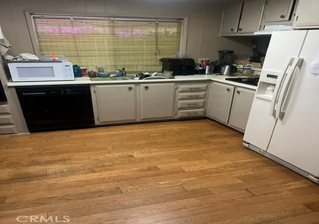 Photo 3 of Manufactured home for sale at 8811 Canoga Ave #340, Canoga Park, CA 91304 | MLS# SR26139342 | Listing updated on 2026-09-20