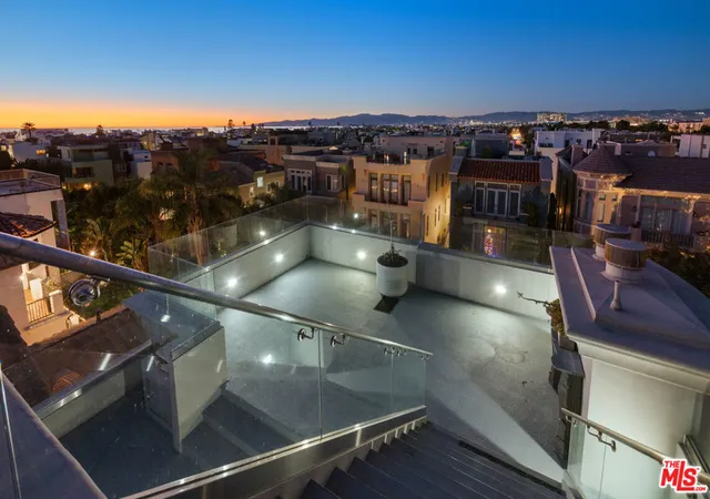 Photo 1 of Single family home for sale at 138 Voyage Mall, Marina Del Rey, CA 90292 | MLS# 26852455 | Listing updated on 2026-10-09