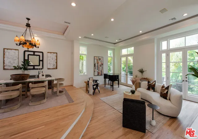 Photo 4 of Single family home for sale at 138 Voyage Mall, Marina Del Rey, CA 90292 | MLS# 26852455 | Listing updated on 2026-10-09