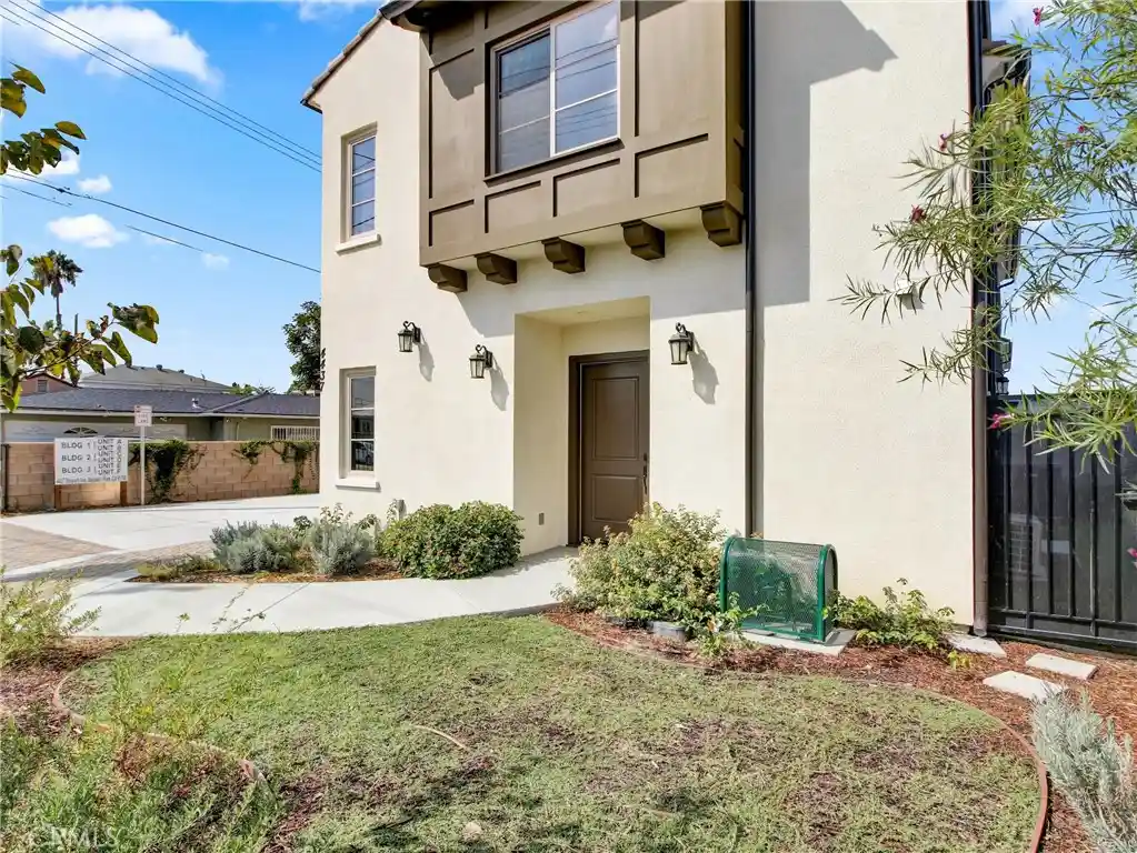 Townhouse for sale at 4437 Stewart #B, Baldwin Park, CA 91706 | MLS# WS26131216
