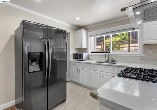 Photo 4 of Single family home for sale at 26770 Hayward Blvd, Hayward, CA 94542 | MLS# 41139705 | Listing updated on 2026-07-02