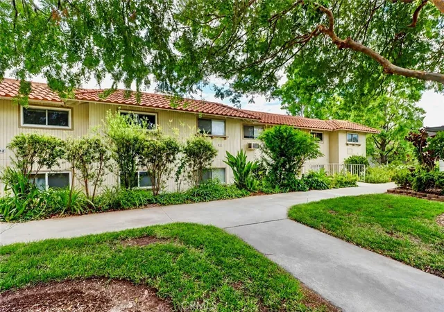 Photo 1 of Sale Pending at 582 Avenida Majorca #Q, Laguna Woods, CA 92637 | MLS# OC26139328 | Listing updated on 2026-10-06