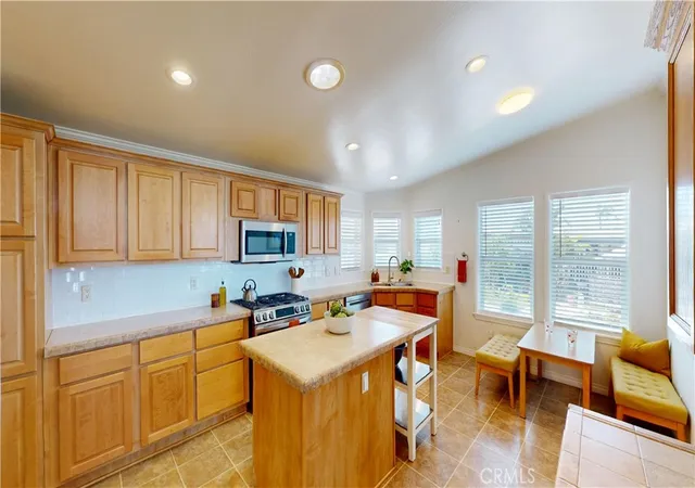 Photo 3 of Manufactured home for sale at 19350 Ward St #42, Huntington Beach, CA 92646 | MLS# OC26139399 | Listing updated on 2026-10-10