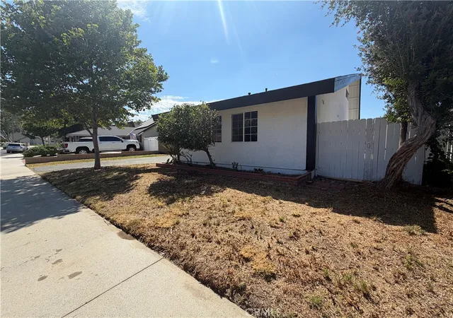 3rd image of 23767 Via Helina, Valencia, CA 91355 | MLS# CV26128174
