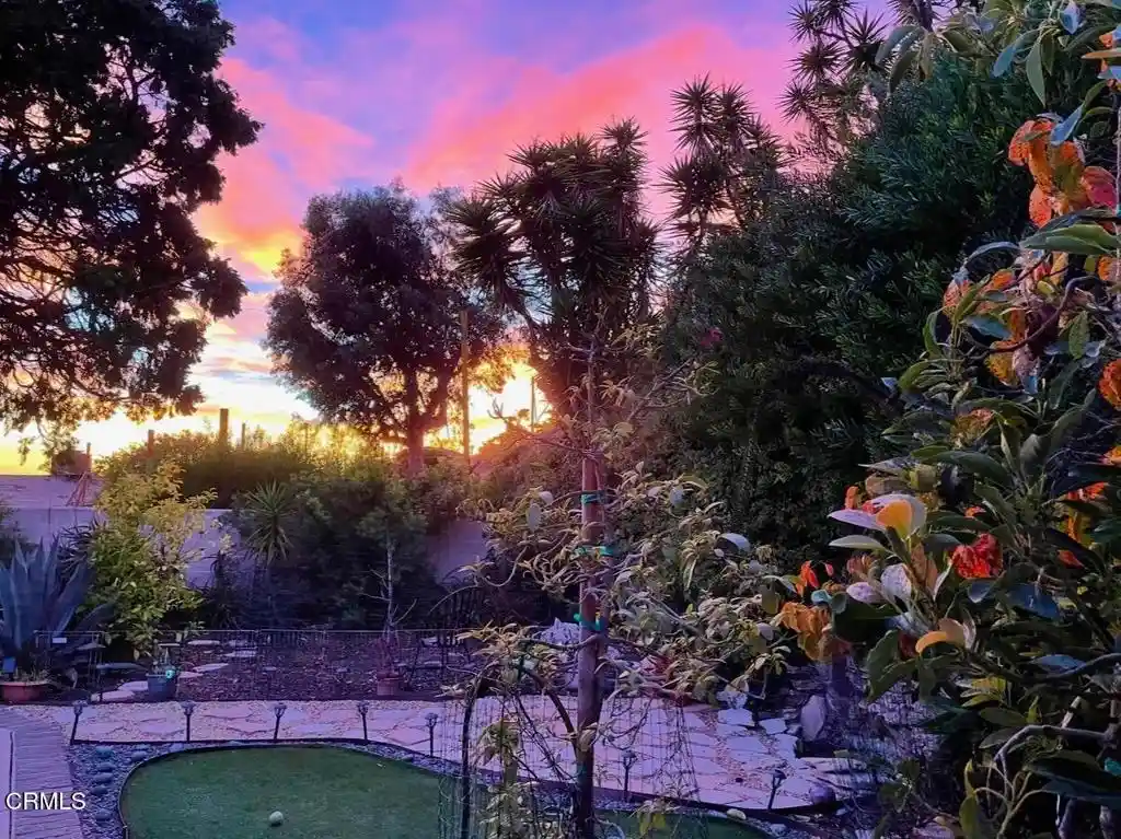 Photo 1 of Land for sale at 1231 Las Lomas Pl, Pacific Palisades, CA 90272 | MLS# V1-37225 | Listing updated on 2026-10-20