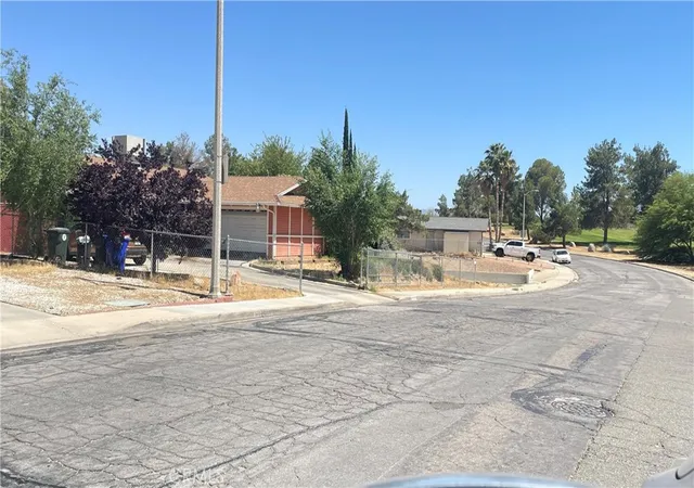 Photo 3 of Single family home for sale at 14185 Burning Tree, Victorville, CA 92395 | MLS# CV26139487 | Listing updated on 2026-07-02