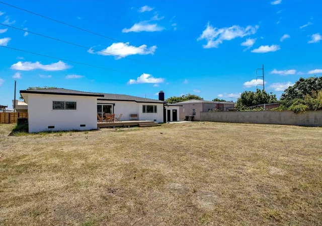 Homes for sale in Inglewood, CA | 10315 Condon Ave, Inglewood, CA 90304 | MLS# 260015590SD