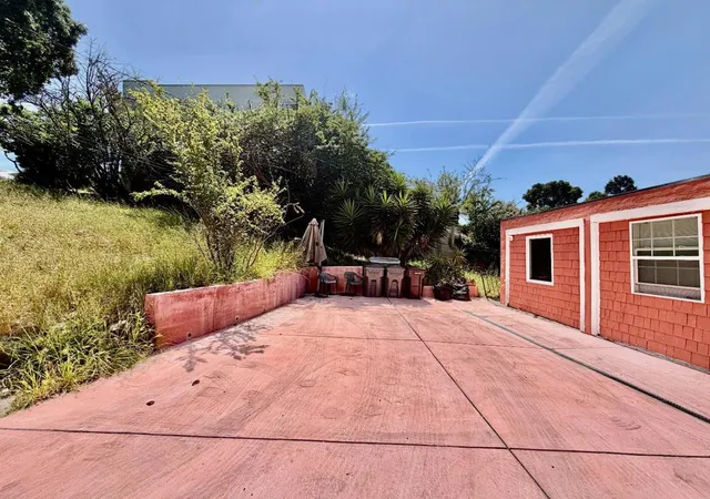 5th image of 10351037 Warfield Ave, Oakland, CA 94610 | MLS# ML82052039