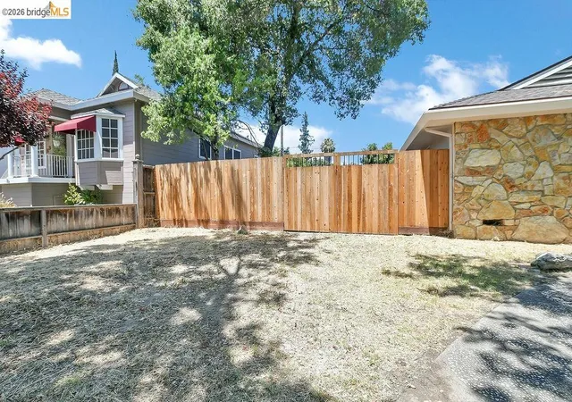 2nd image of 65 E Arcade St, Stockton, CA 95204 | MLS# 41139740