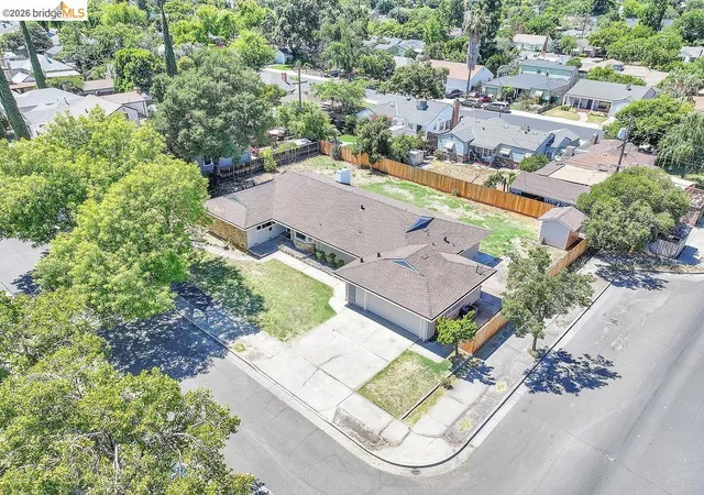 4th image of 65 E Arcade St, Stockton, CA 95204 | MLS# 41139740