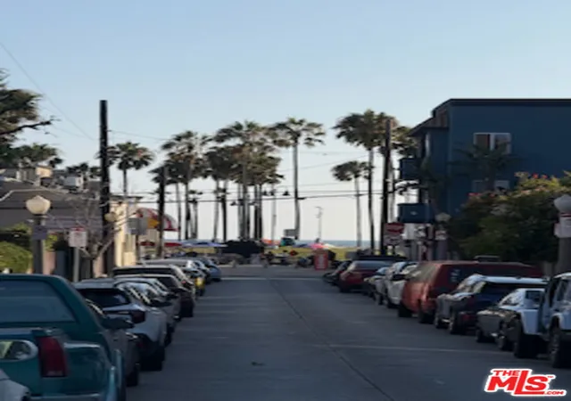 4th image of 38 Horizon Ave, Venice, CA 90291 | MLS# 26852291