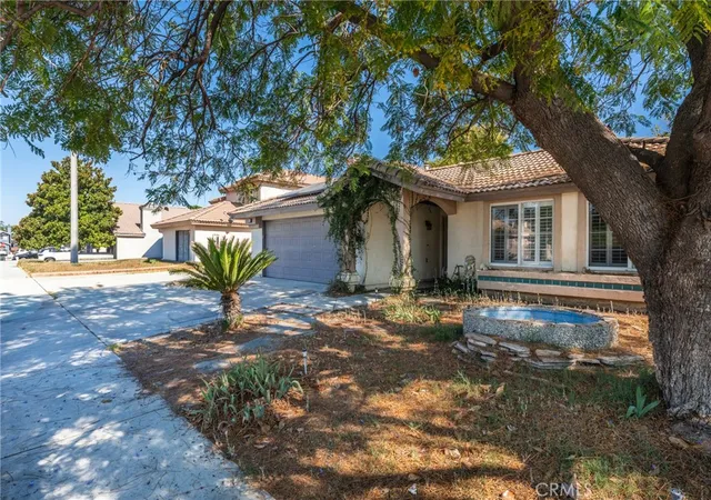 Photo 2 of Sale Pending at 955 Peacock Dr, San Jacinto, CA 92583 | MLS# IG26139527 | Listing updated on 2026-07-10