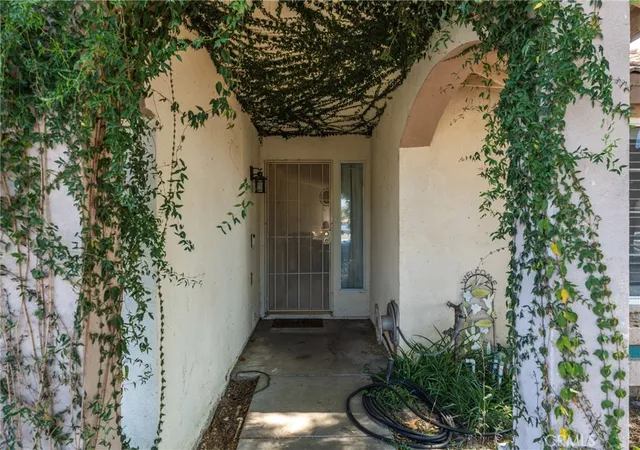 Photo 3 of Sale Pending at 955 Peacock Dr, San Jacinto, CA 92583 | MLS# IG26139527 | Listing updated on 2026-07-10