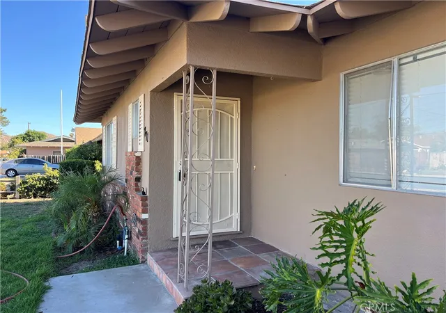 Photo 3 of Sale Pending at 771 S Thompson, Hemet, CA 92543 | MLS# SW26139540 | Listing updated on 2026-09-25