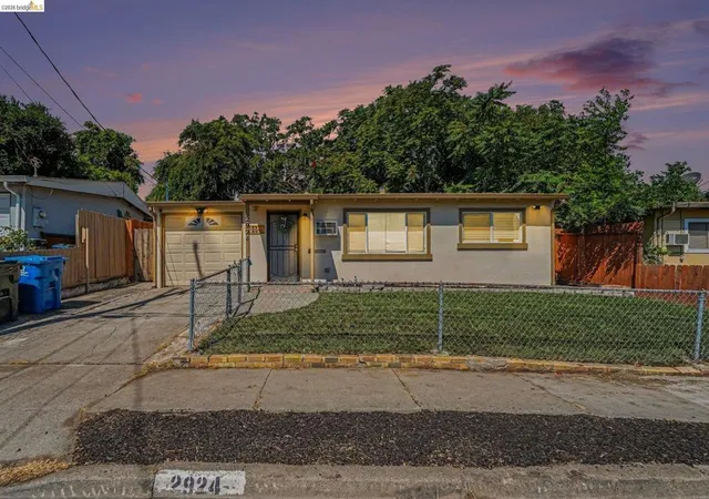 Photo 2 of Single family home for sale at 2924 Elizabeth Ln, Antioch, CA 94509 | MLS# 41139761 | Listing updated on 2026-10-07