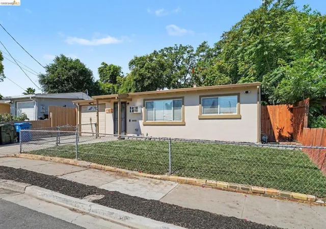 Photo 3 of Single family home for sale at 2924 Elizabeth Ln, Antioch, CA 94509 | MLS# 41139761 | Listing updated on 2026-10-07