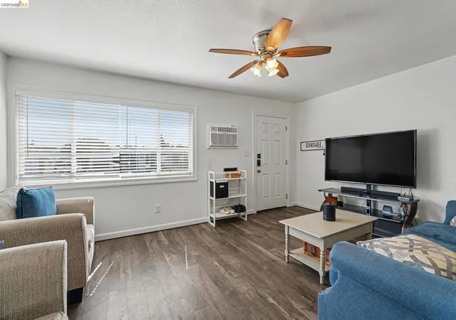 Photo 3 of Single family home for sale at 2924 Elizabeth Ln, Antioch, CA 94509 | MLS# 41139761 | Listing updated on 2026-10-07