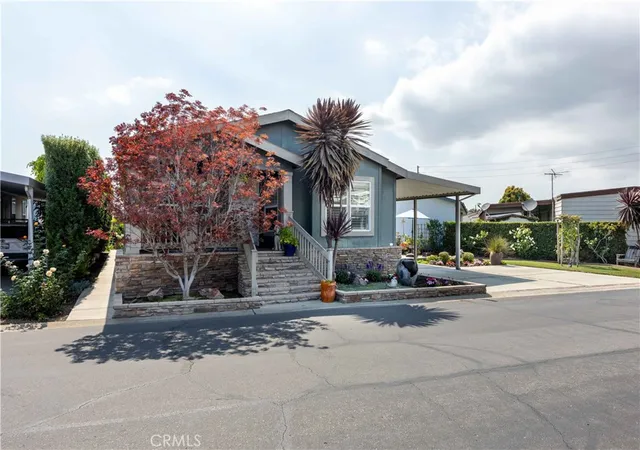 Photo 2 of Manufactured home for sale at 10681 Oak St #106, Los Alamitos, CA 90720 | MLS# PW26139546 | Listing updated on 2026-10-06