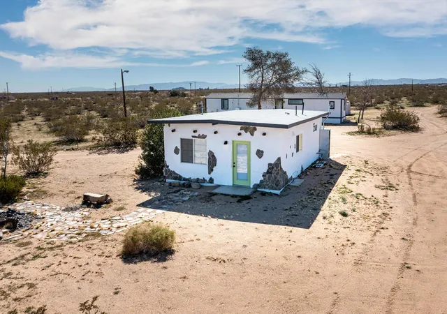Photo 3 of Single family home for sale at 61186 Sespe St, Landers, CA 92285 | MLS# 219149663PS | Listing updated on 2026-06-27