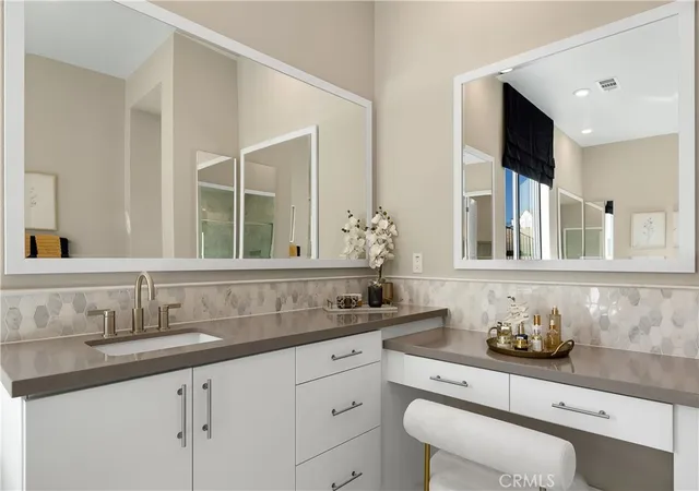 Photo 13 of Single family home for sale at 28426 Old Springs Rd, Castaic, CA 91384 | MLS# SR26138792 | Listing updated on 2026-09-06