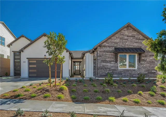 Photo 1 of Single family home for sale at 28422 Old Springs Rd, Castaic, CA 91384 | MLS# SR26138775 | Listing updated on 2026-09-06