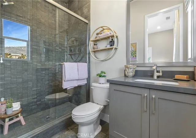 Photo 4 of Single family home for sale at 28422 Old Springs Rd, Castaic, CA 91384 | MLS# SR26138775 | Listing updated on 2026-09-06