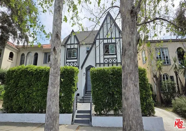 Listing Photo 4 - Condo for sale in building located at 1032 S Orange Dr, Los Angeles, CA 90019